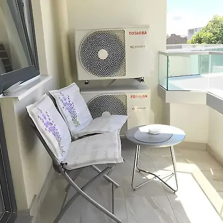 Hot Main Square Newly Built Modern 布尔加斯